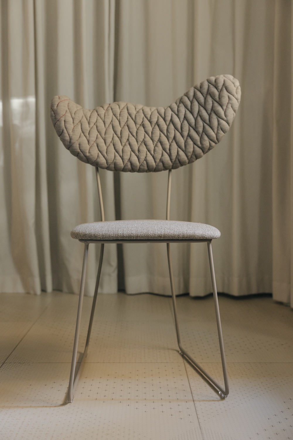 Dande indoor chair