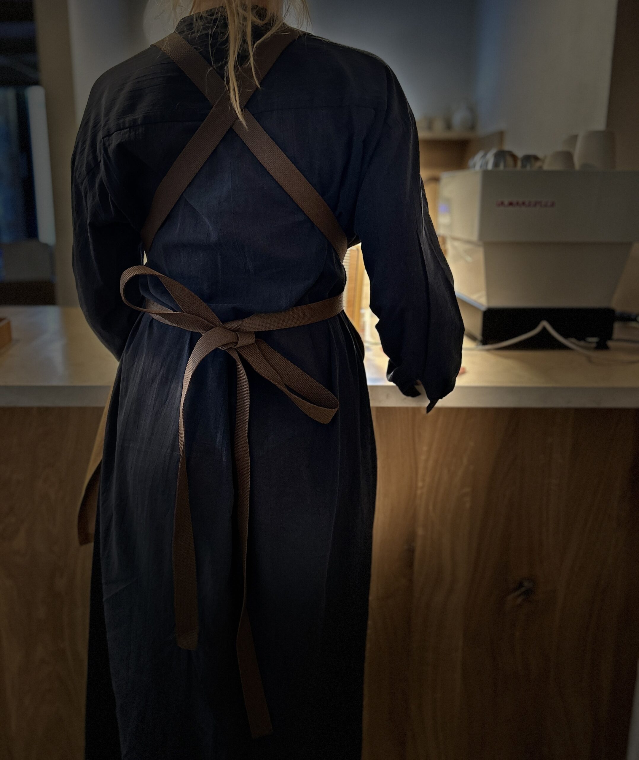 L & Rover terracotta apron