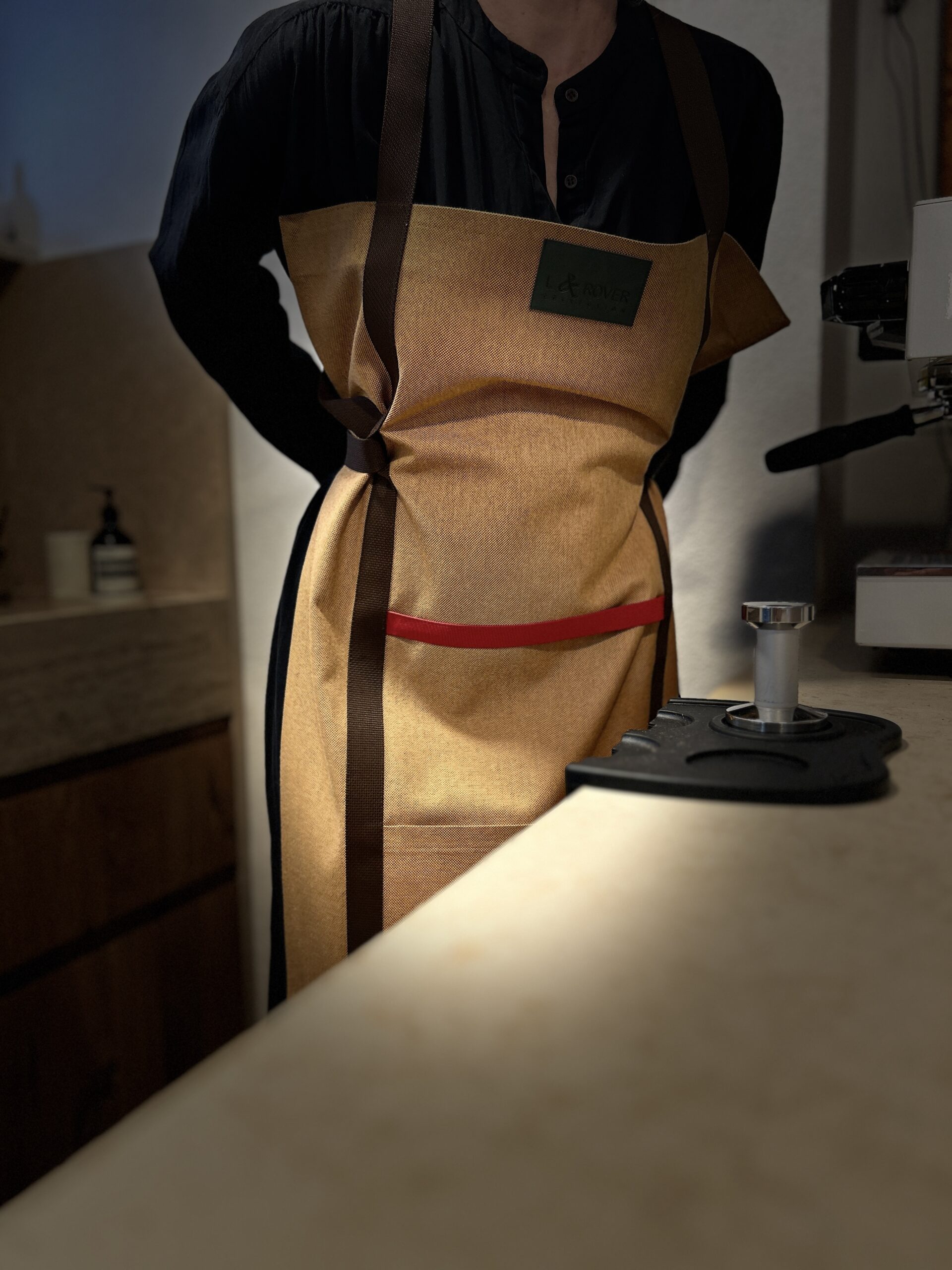 L & Rover terracotta apron