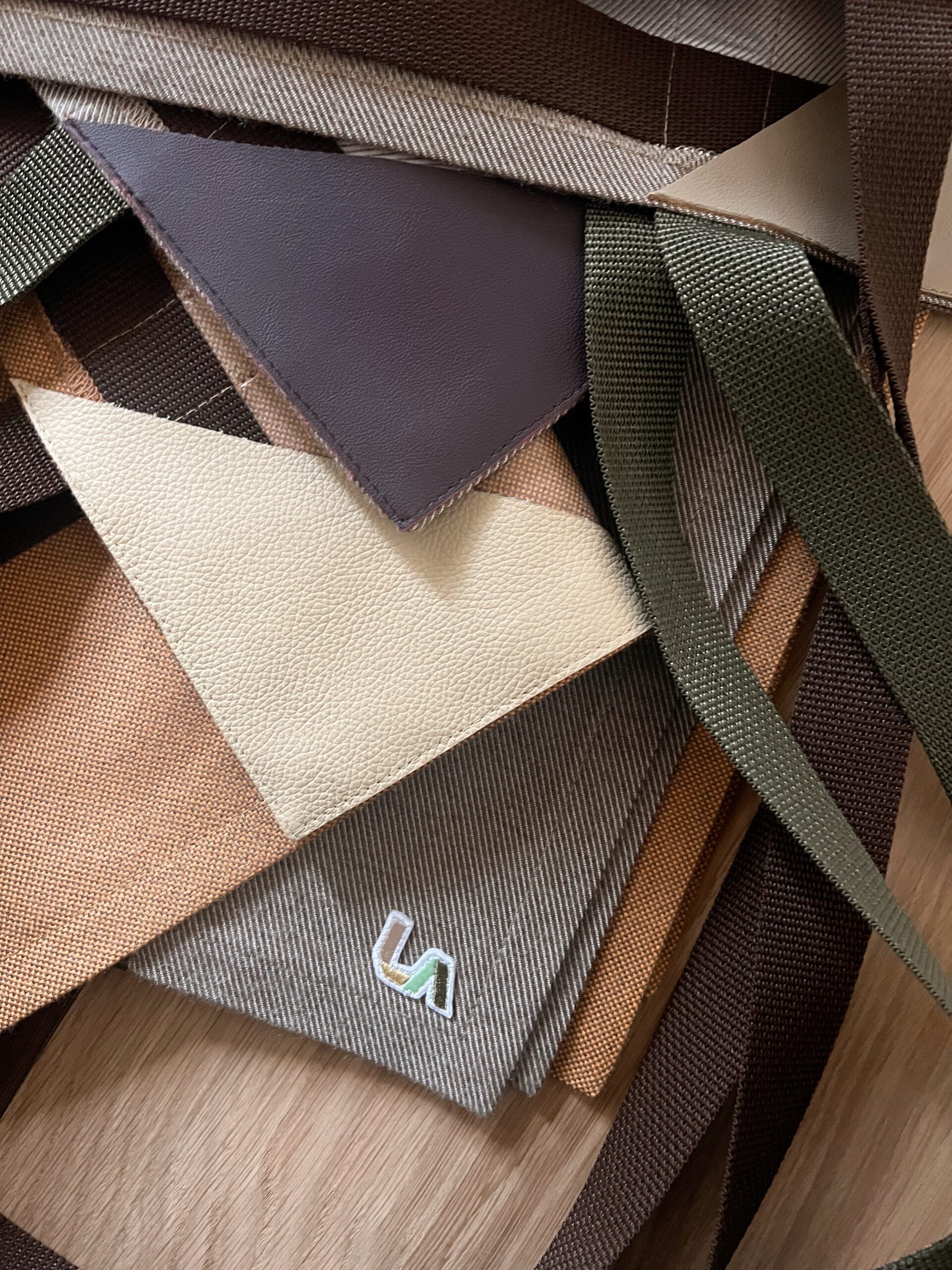 L & Rover terracotta apron